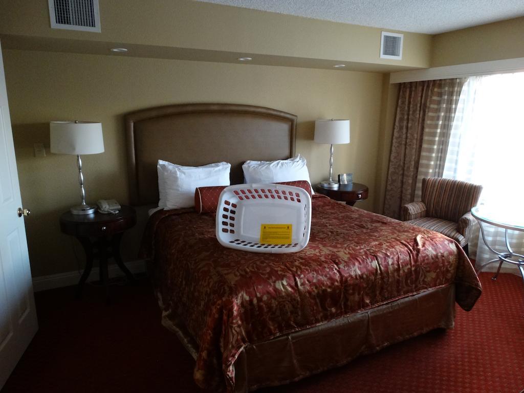 Suites At Jockey Club Las Vegas Room photo
